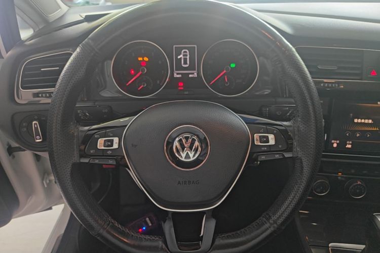 Volkswagen Golf 2019 #15 Volkswagen Golf 2019 car image #15