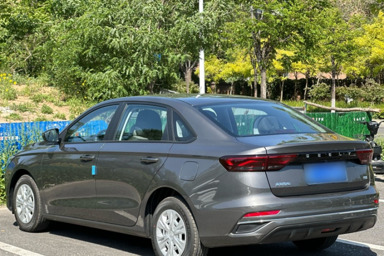 GEELY Emgrand 2026 #5 GEELY Emgrand 2026 car image #5