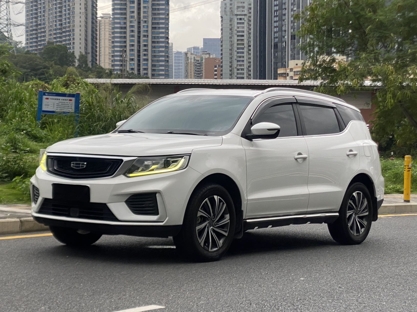 GEELY Vision X6 2019 car image 