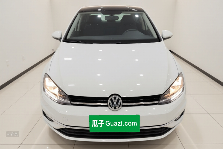 Volkswagen Golf 2018 car image #3