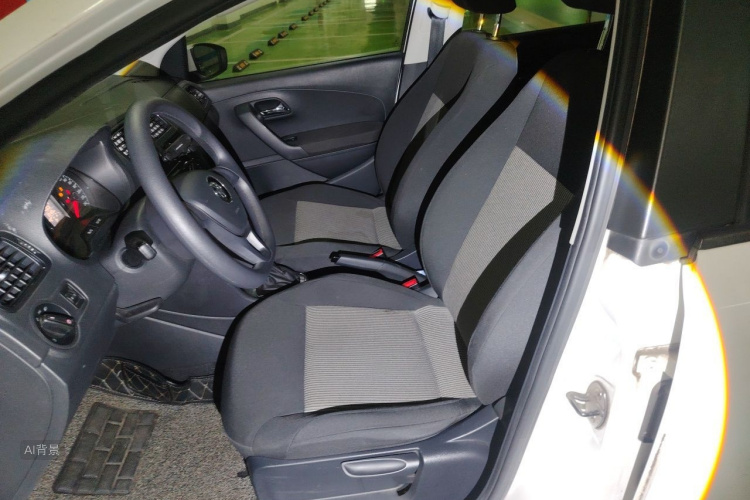 Volkswagen Polo 2018 car image #17