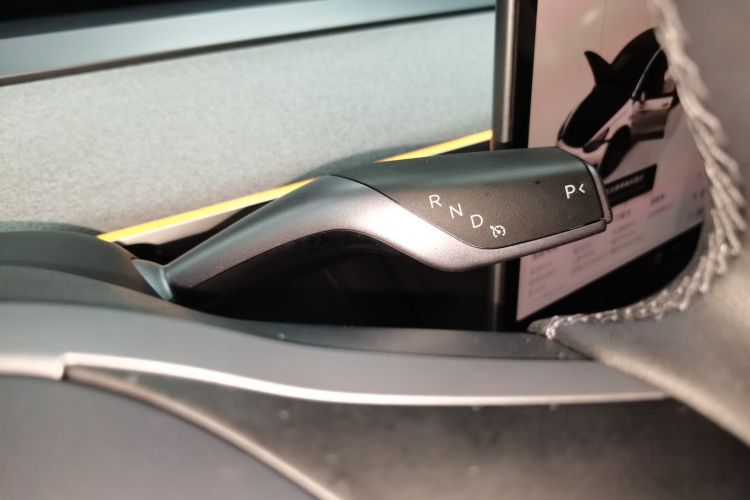 Tesla Model Y 2024 #14 Tesla Model Y 2024 car image #14