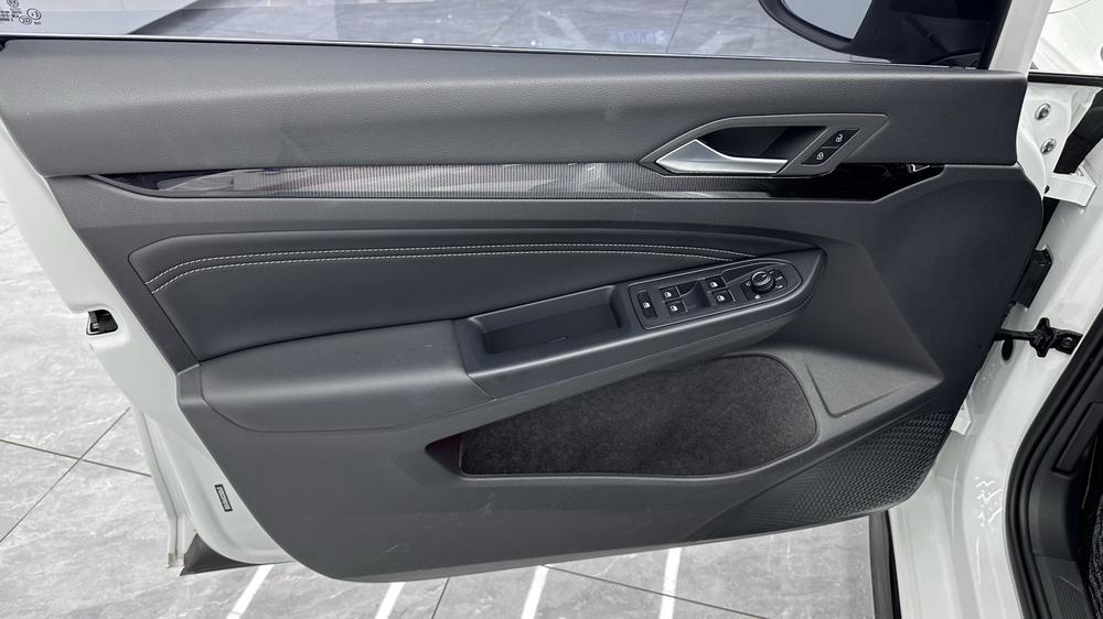 Volkswagen Golf 2023 #9 Volkswagen Golf 2023 car image #9