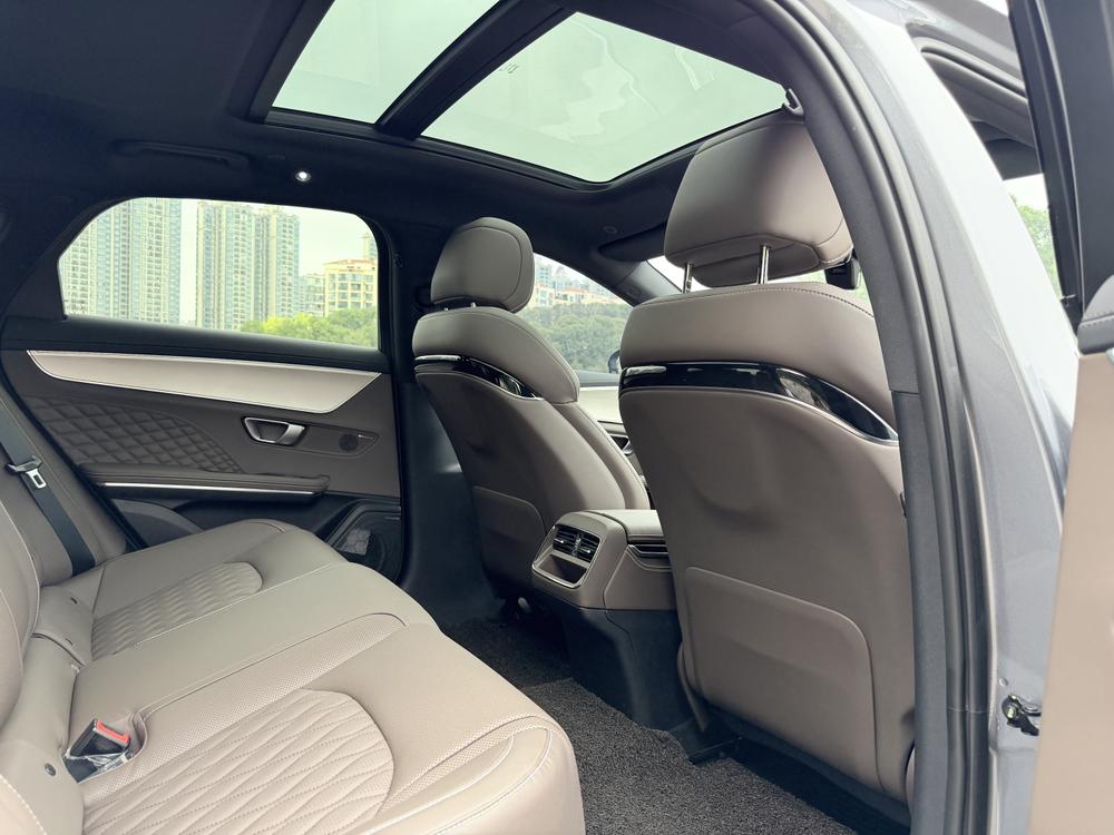 BYD Han 2023 image de voiture #13