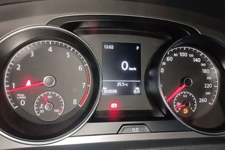 Volkswagen Golf 2015 car image #12