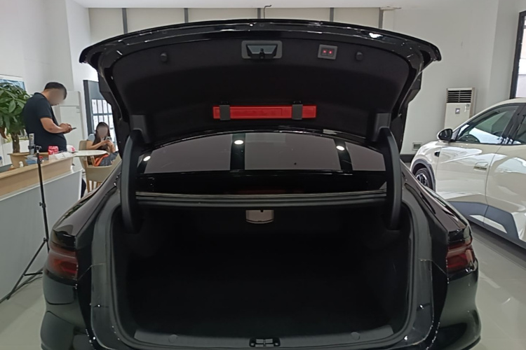 BYD Han 2025 car image #19