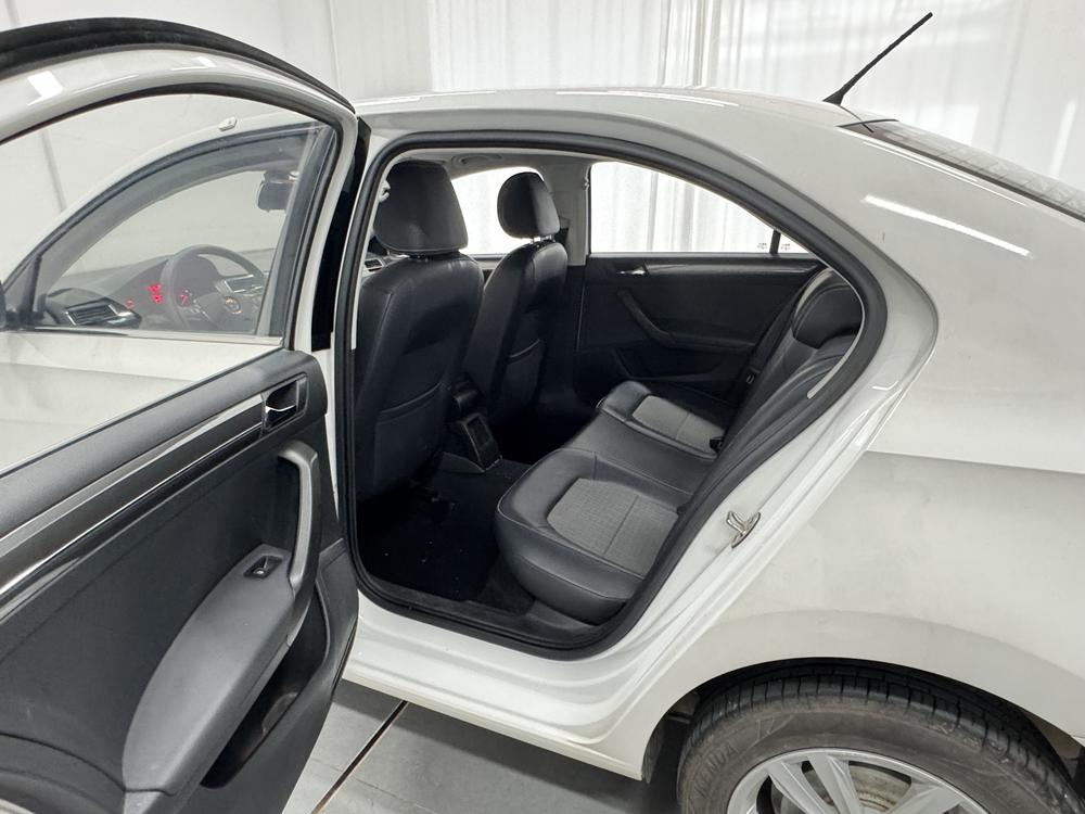 Volkswagen Santana 2016 #18 Volkswagen Santana 2016 car image #18