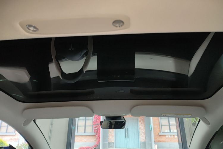 Tesla Model 3 2022 car image #20