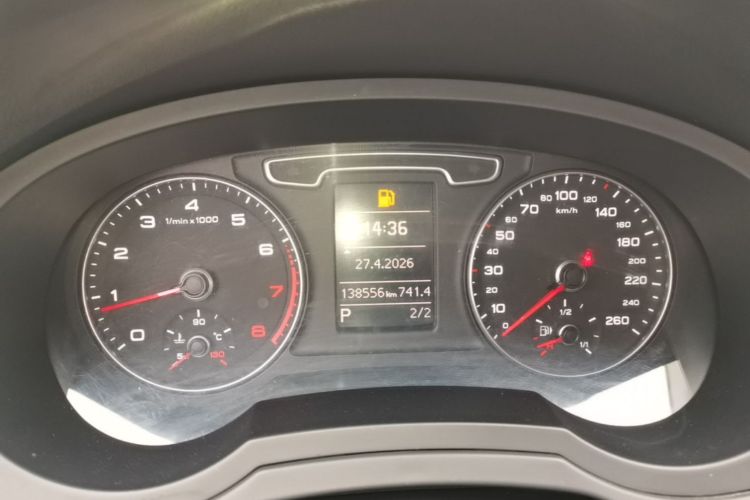 Audi Q3 2016 car image #16