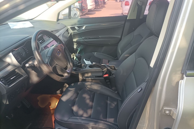 GEELY Emgrand GS 2018 car image #15