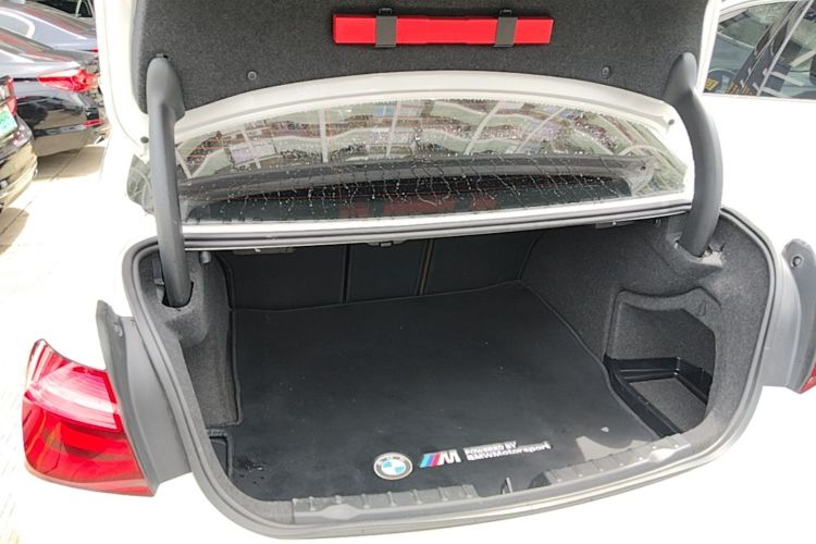 BMW 3 Series 2019 #19 BMW 3 Series 2019 car image #19