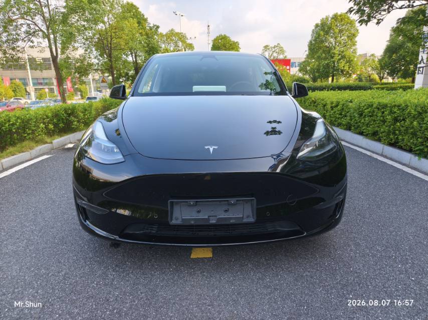 Tesla Model Y 2024 #2 Tesla Model Y 2024 car image #2