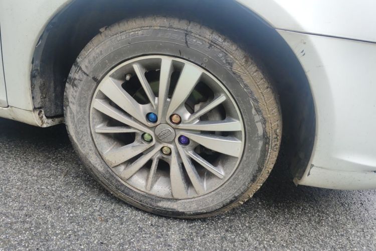 GEELY Emgrand 2018 car image #9