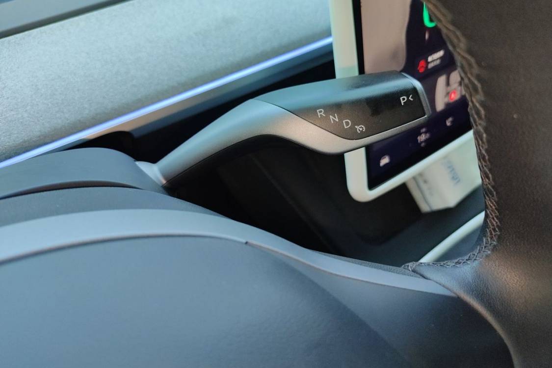 Tesla Model Y 2023 #29 Tesla Model Y 2023 car image #29