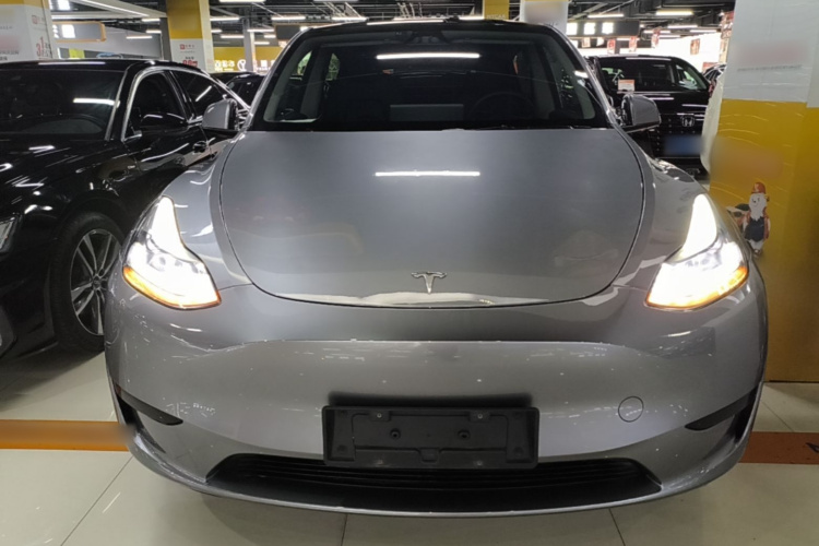 Tesla Model Y 2024 #3 Tesla Model Y 2024 car image #3