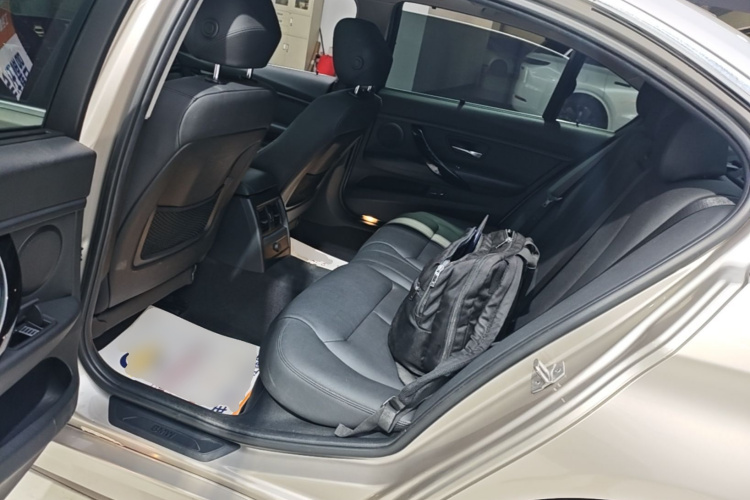 BMW 3 Series 2017 #17 BMW 3 Series 2017 car image #17