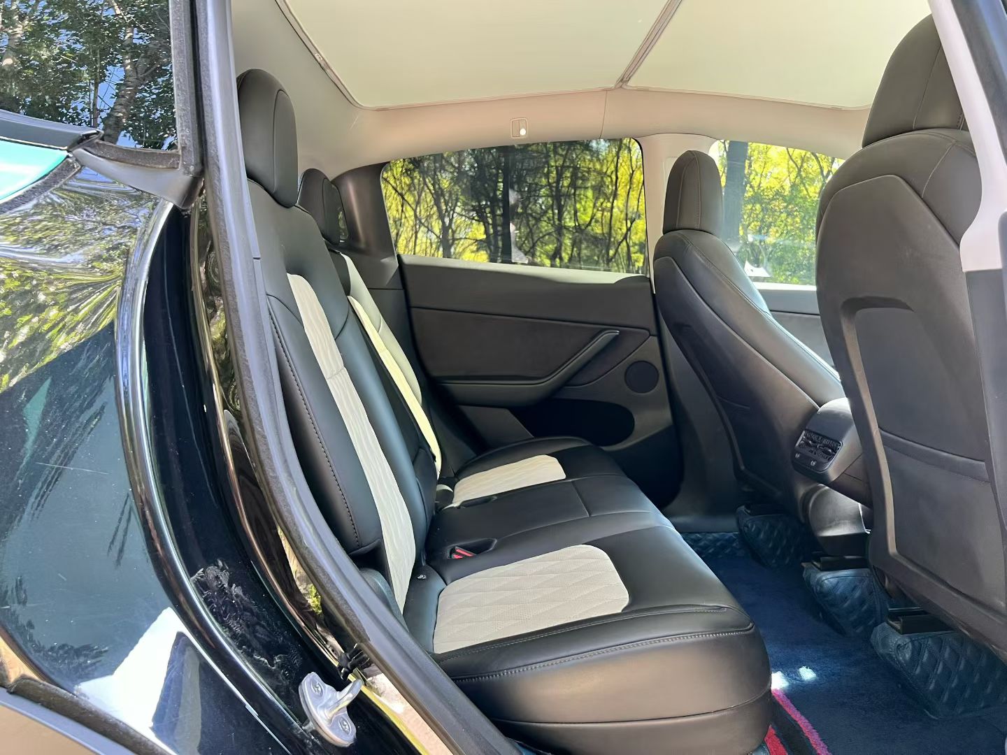Tesla Model Y 2022 #9 Tesla Model Y 2022 car image #9