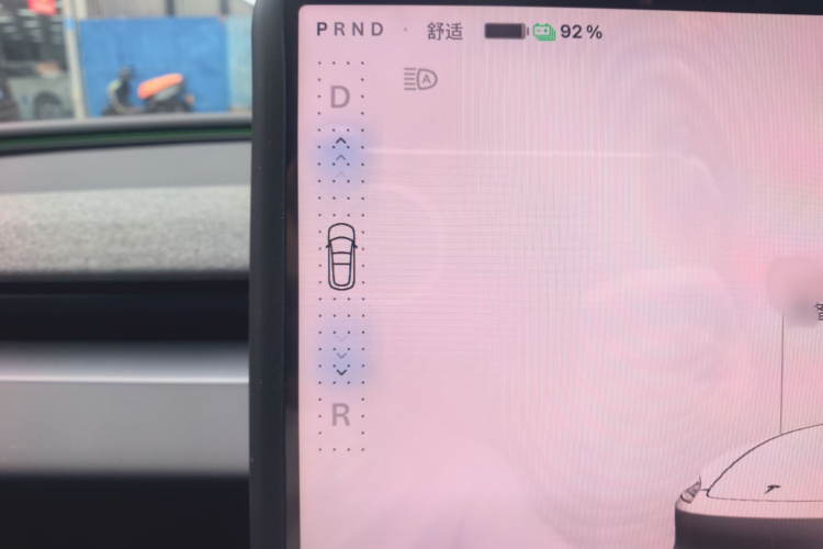 Tesla Model 3 2026 immagine di auto #14