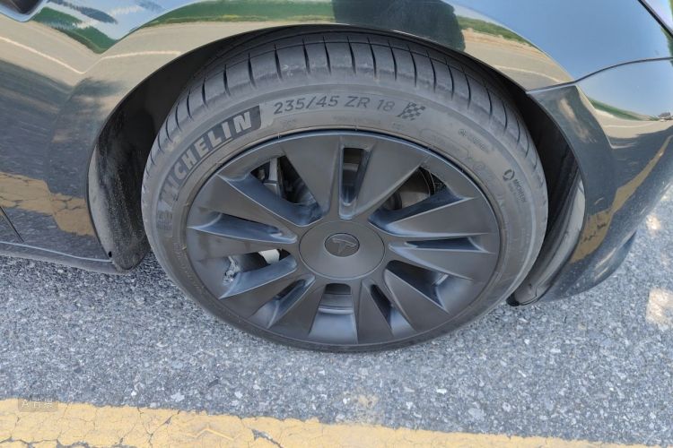 Tesla Model 3 2021 car image #9