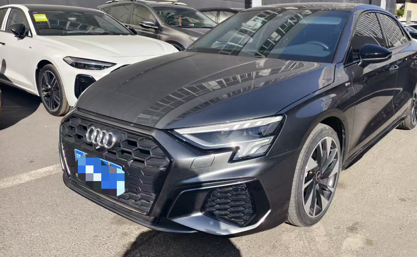 2023 immagine di auto 