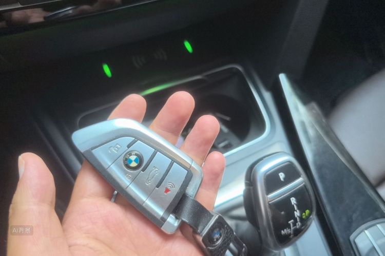 BMW 3 Series 2018 car image #10