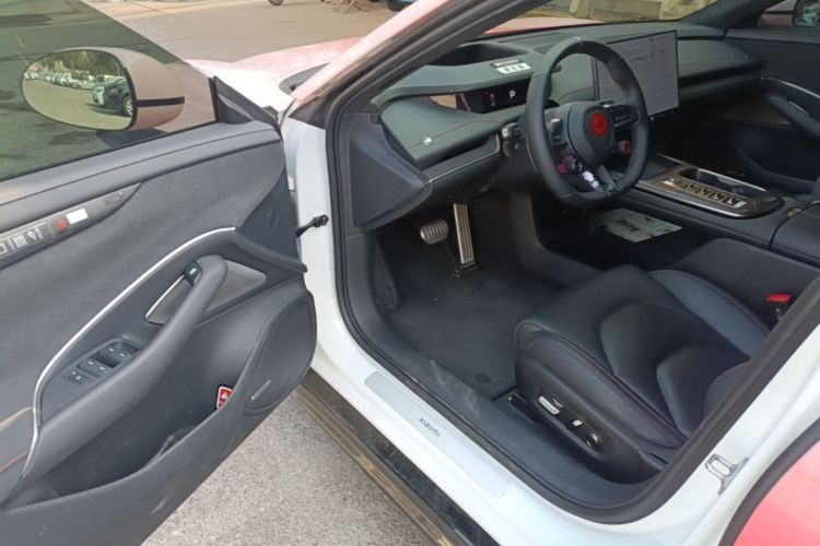 MI SU7 2025 immagine di auto #16