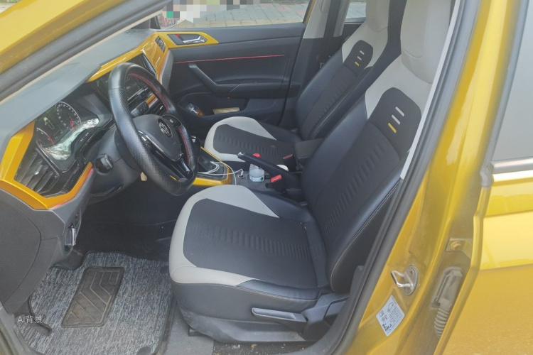 Volkswagen Polo 2019 car image #17