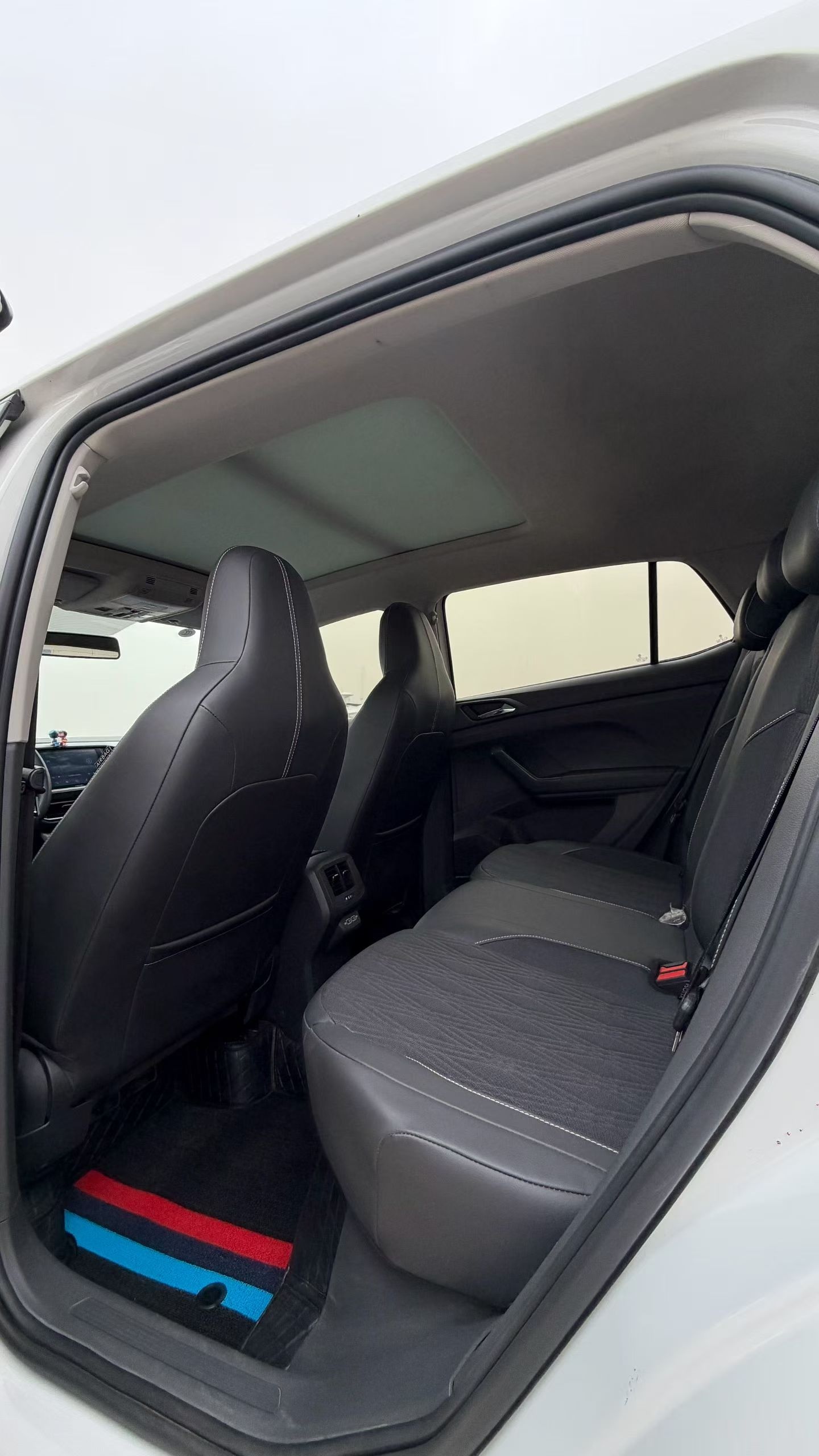 Volkswagen T-Cross 2020 car image #4
