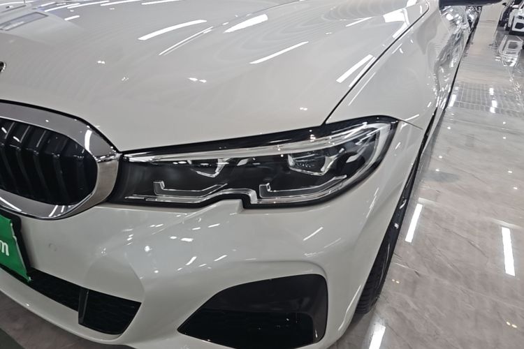 BMW 3 Series 2021 #23 BMW 3 Series 2021 car image #23
