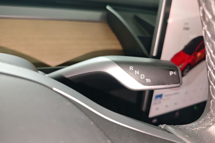 Tesla Model Y 2023 #14 Tesla Model Y 2023 car image #14