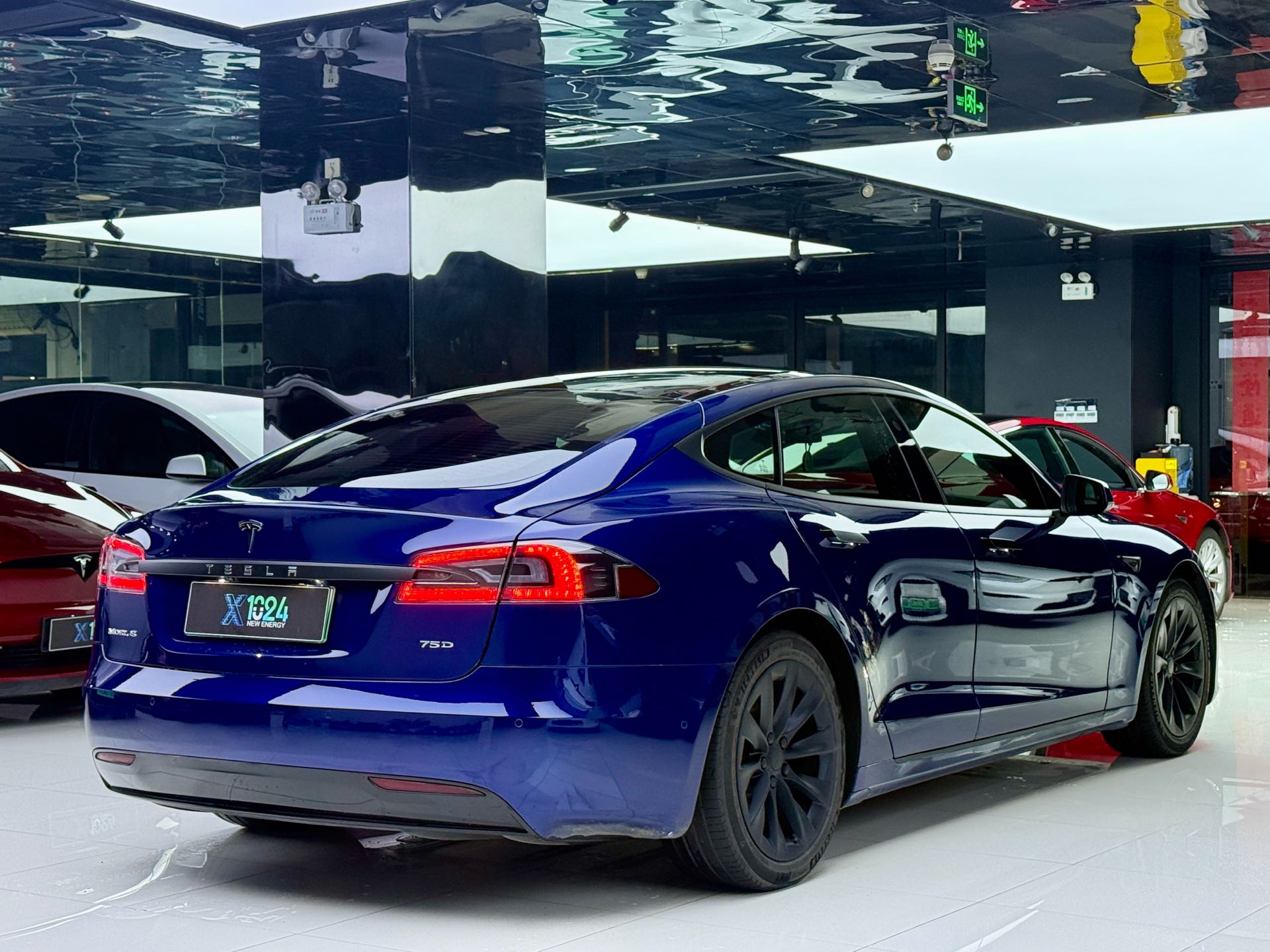 Tesla Model S 2018 #10 Tesla Model S 2018 car image #10