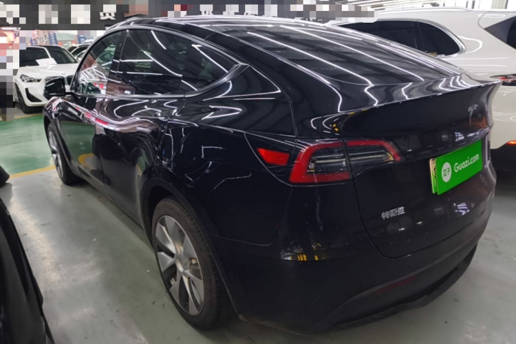 Tesla Model Y 2023 #7 Tesla Model Y 2023 car image #7