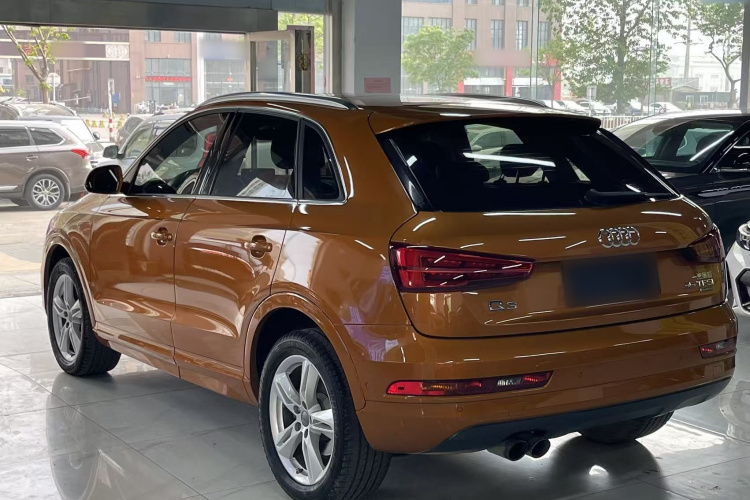 Audi Q3 2016 car image #5