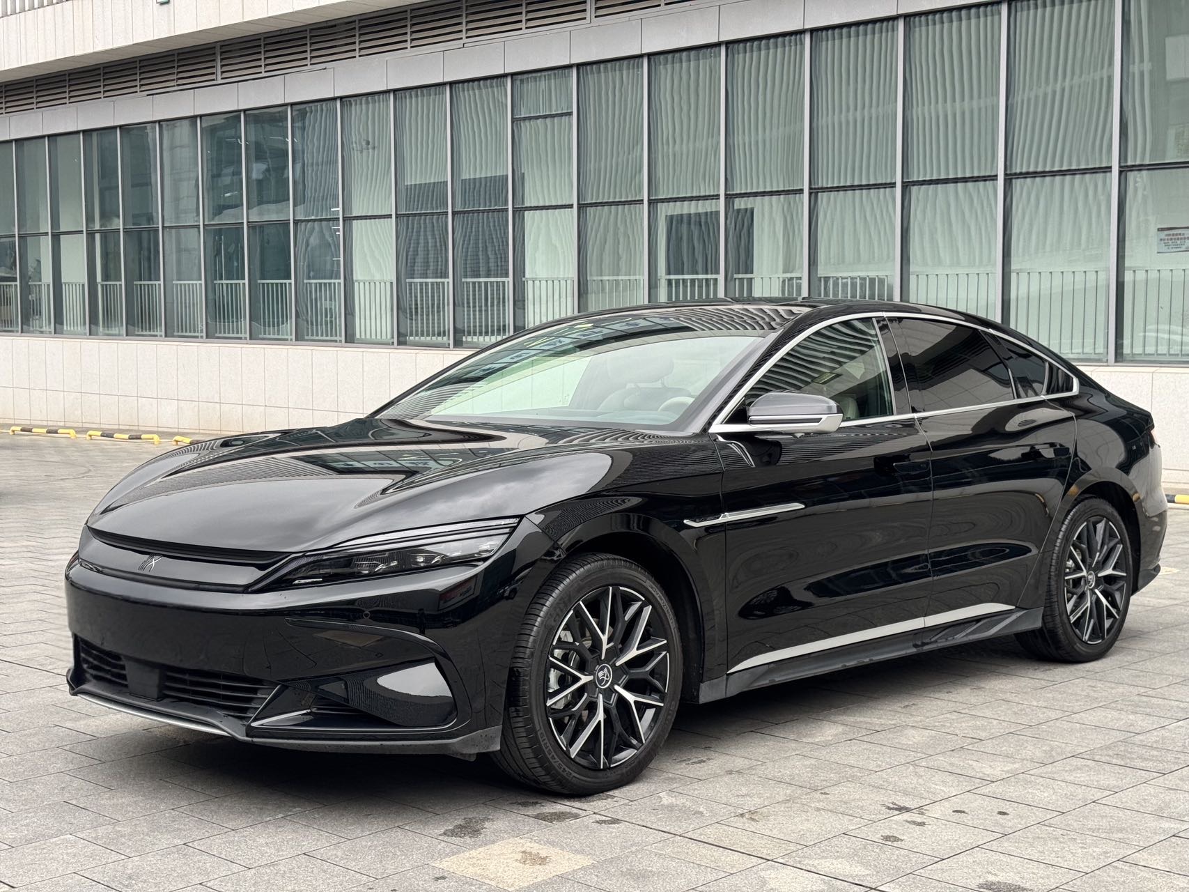 BYD Han 2024 car image #2