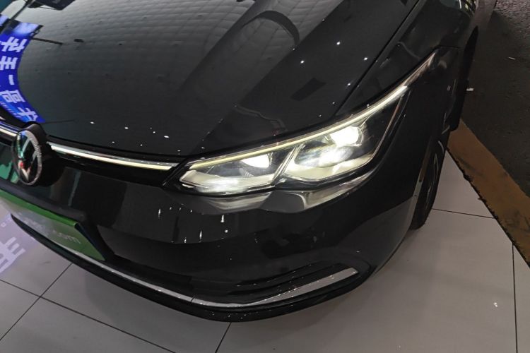 Volkswagen Golf 2021 car image #10