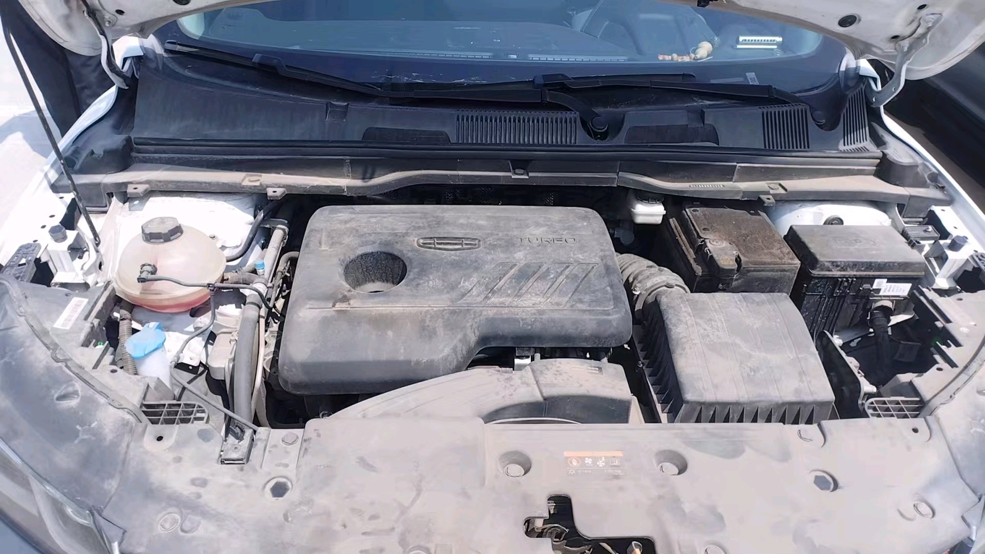 GEELY Coolray 2022 imagen de coche #4