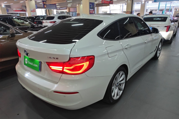 BMW 3 Series GT 2018 #7 BMW 3 Series GT 2018 car image #7
