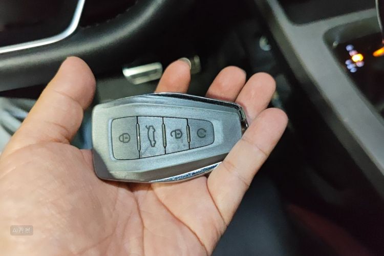 GEELY Coolray 2019 #10 GEELY Coolray 2019 car image #10