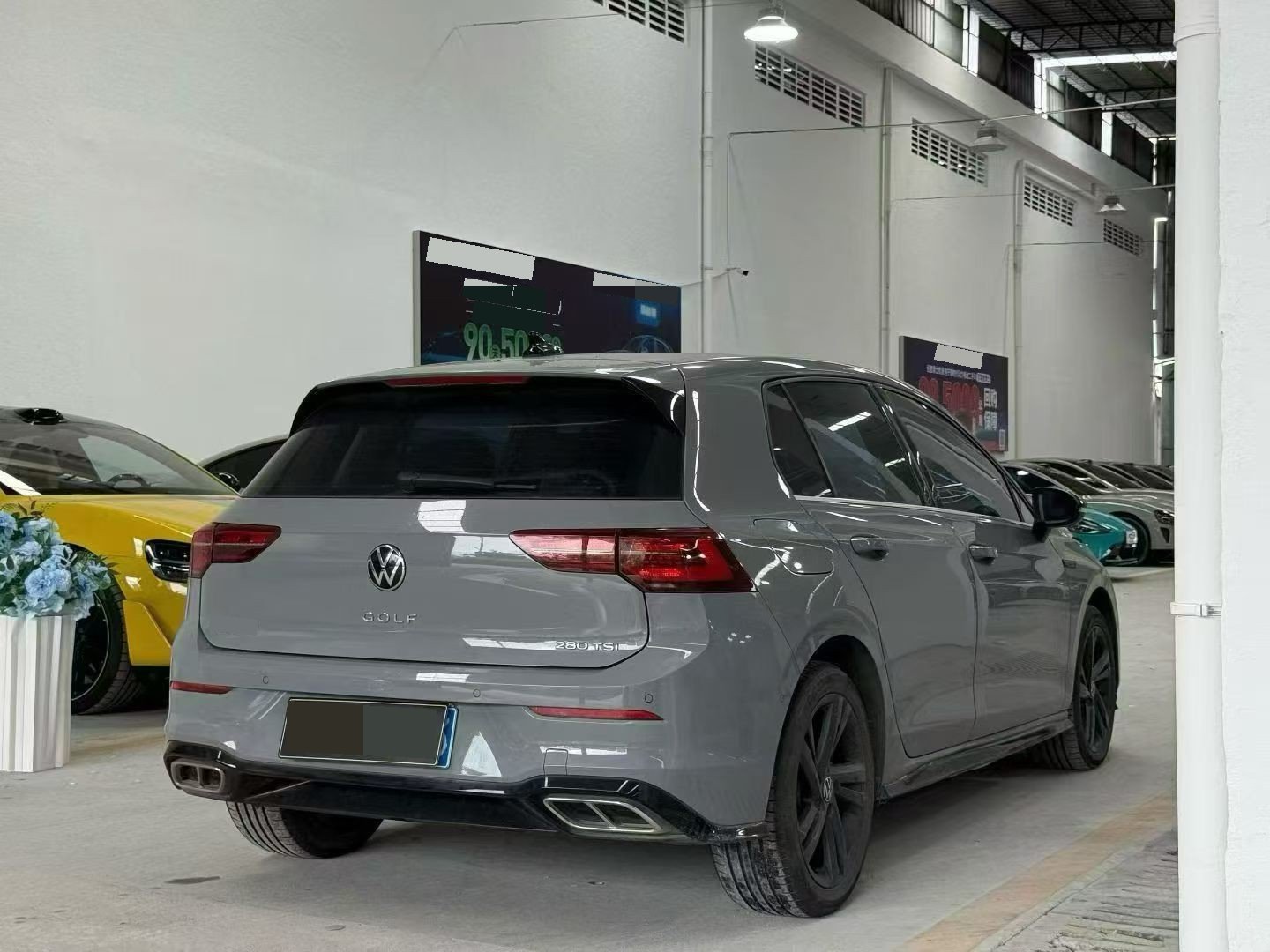Volkswagen Golf 2024 immagine di auto #9