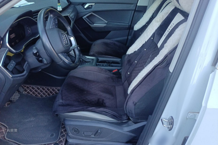 Audi Q3 2022 car image #17