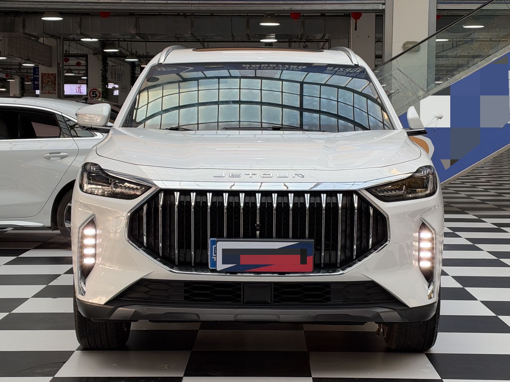 Jetour X70 PLUS 2023 car image #2