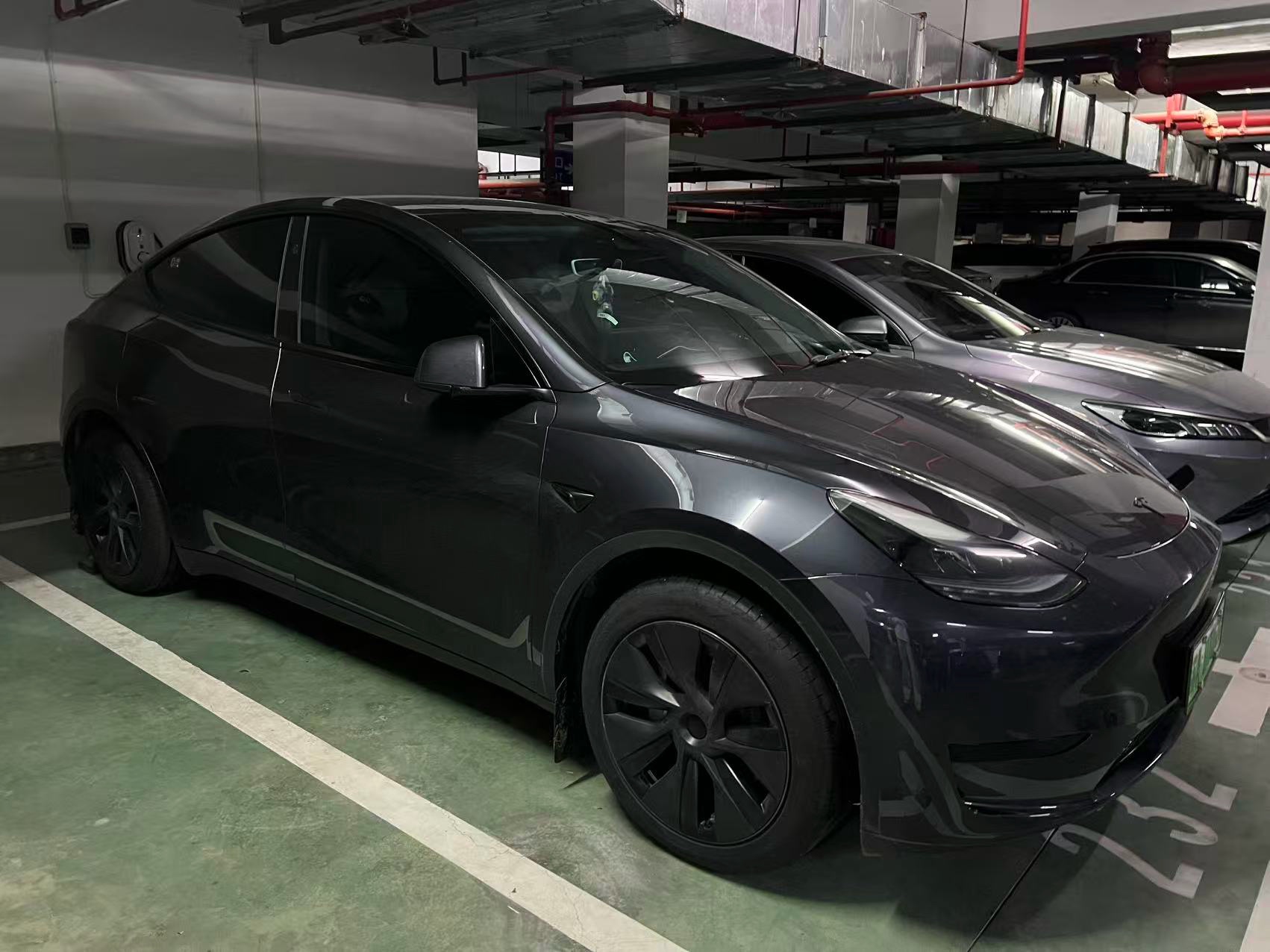 Tesla Model Y 2024 immagine di auto #2