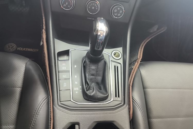 Volkswagen Lavida 2021 car image #14