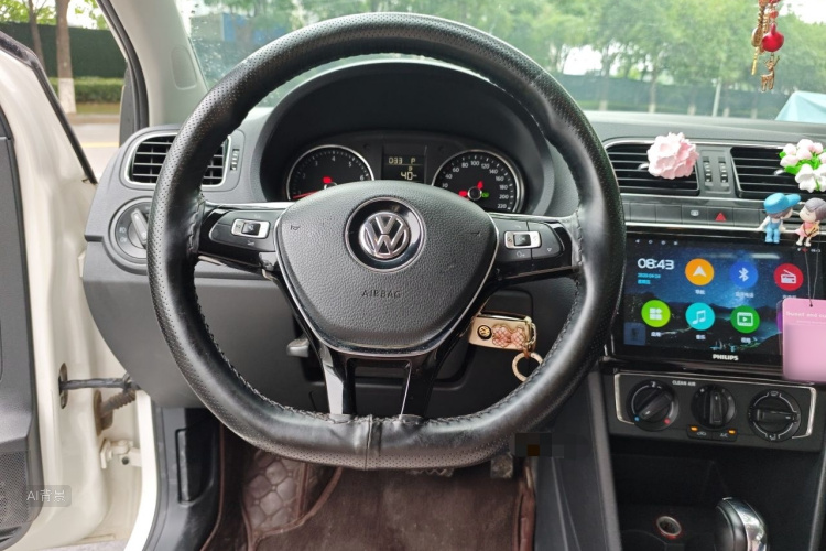 Volkswagen Polo 2016 #12 Volkswagen Polo 2016 car image #12