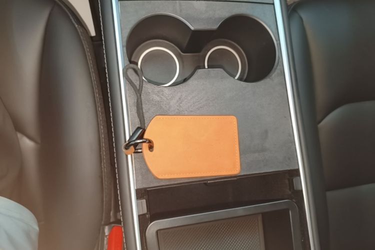 Tesla Model Y 2025 #14 Tesla Model Y 2025 car image #14