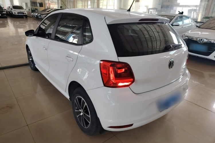 Volkswagen Polo 2018 car image #5