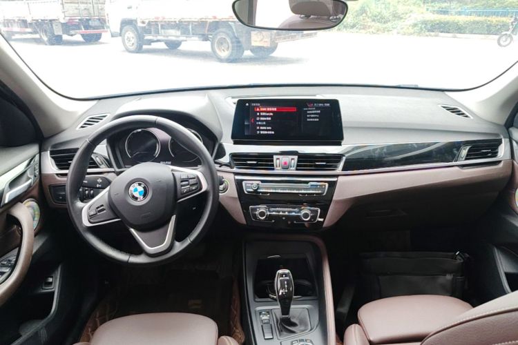 BMW X1 2021 car image #10