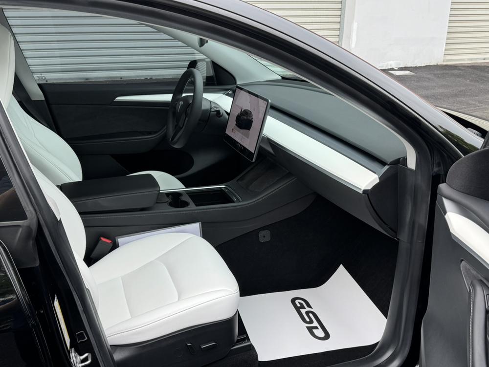 Tesla Model Y 2022 car image #8
