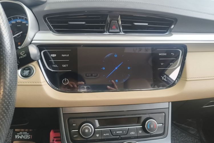 GEELY Emgrand 2019 car image #13