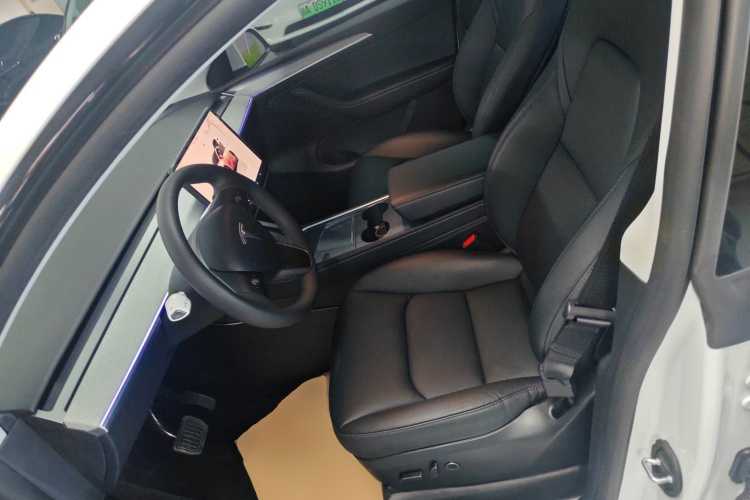 Tesla Model Y 2024 #19 Tesla Model Y 2024 car image #19
